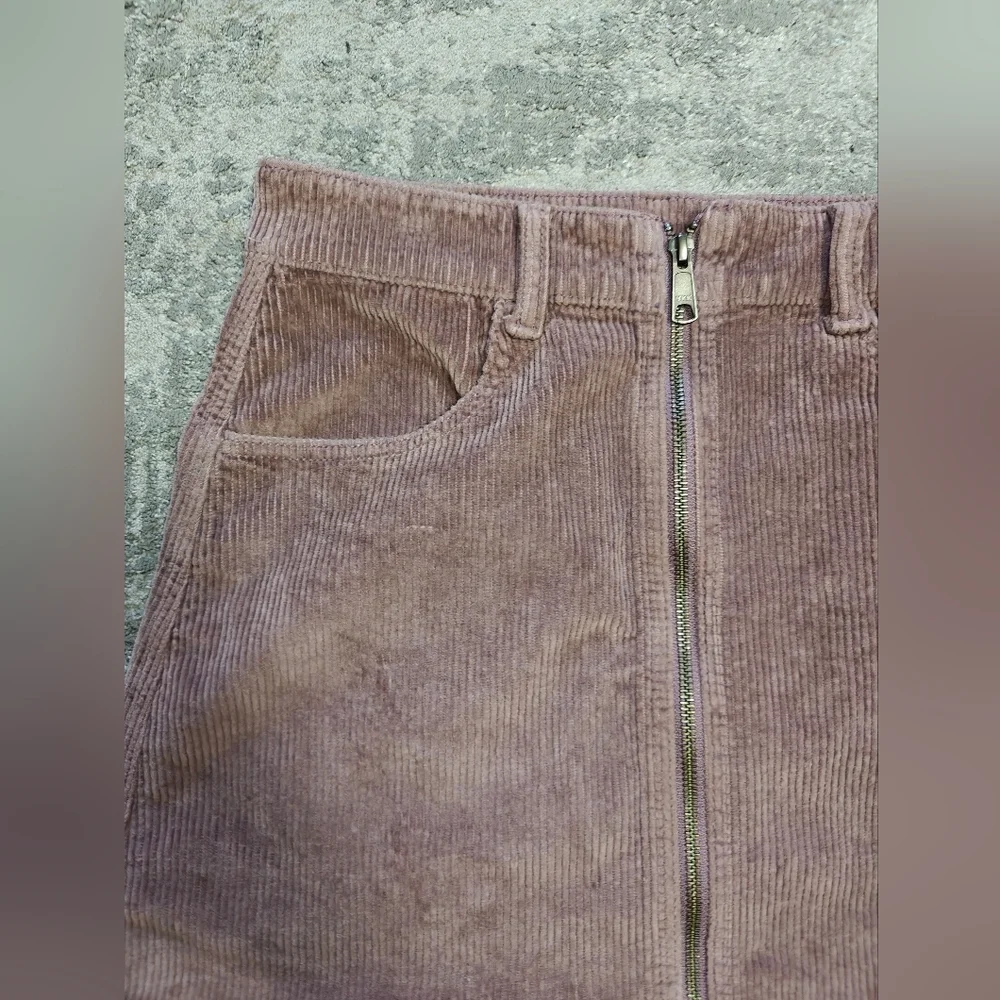 American Eagle Women's A-Line  Super Stretch Corduroy Mini Skirt size 6